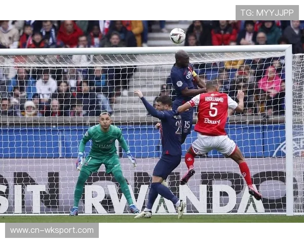 解析巴黎圣日耳曼角球战术，拉莫斯头槌造威胁